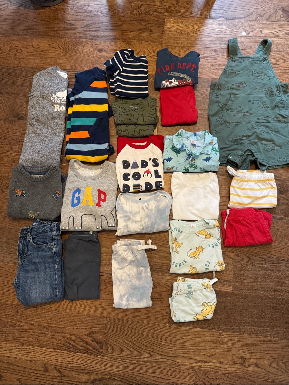 Toddler clothing bundle (18-24 months)